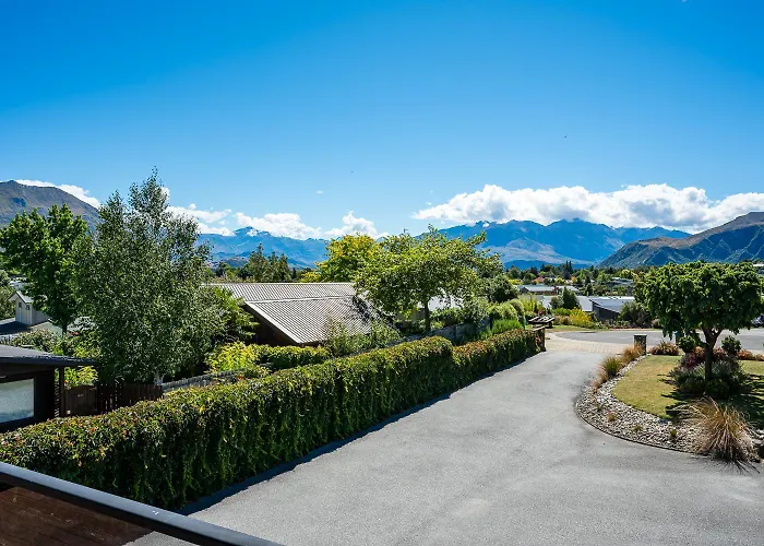 Bob Lee Views * Wanaka